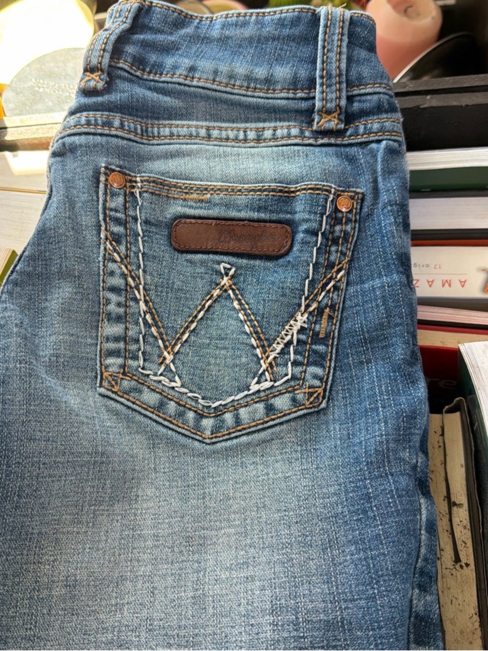 Wrangler Women's Light Blue Bootcut Jeans with Contrast Stitching 00/34